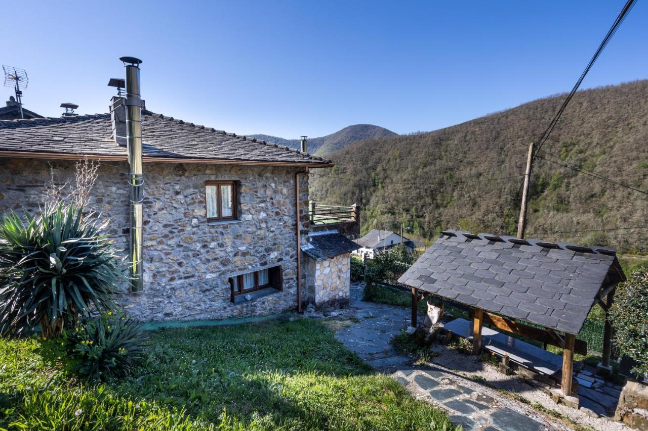 Willa Casa De Aldea Menendez Cangas De Narcea Zewnętrze zdjęcie