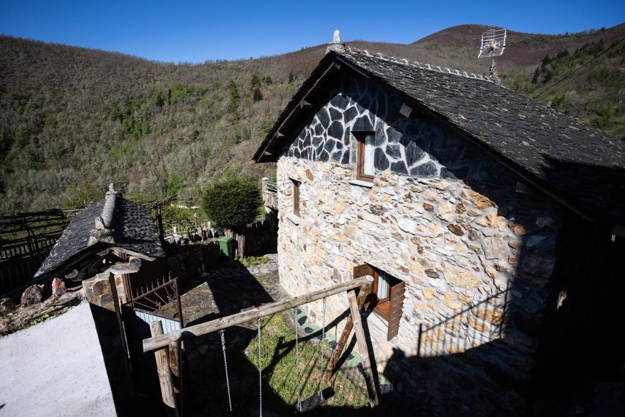 Willa Casa De Aldea Menendez Cangas De Narcea Zewnętrze zdjęcie